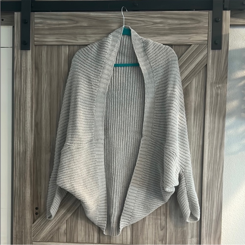 NWOT SHEIN Oversized‎ Cozy Light Gray Women's Sweater/Wrap